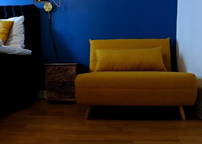 Denkmalgeschuetzte Grosse Boheme Altbauwohnung In Citylage