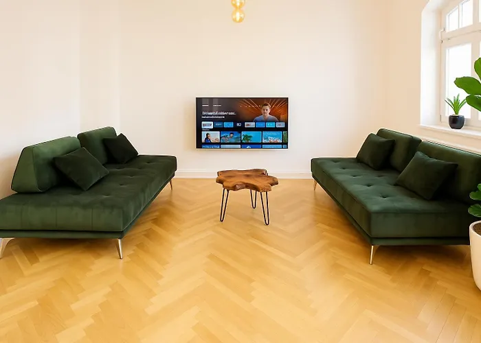 Denkmalgeschuetzte Grosse Boheme Altbauwohnung In Citylage
